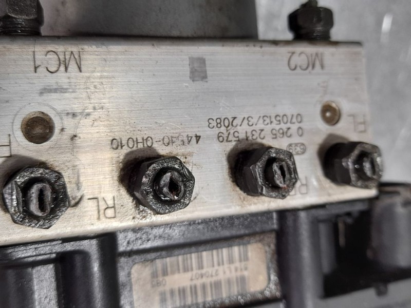 Recambio de abs para toyota aygo (kgb/wnb) blue referencia OEM IAM 445100H010 0265231579 