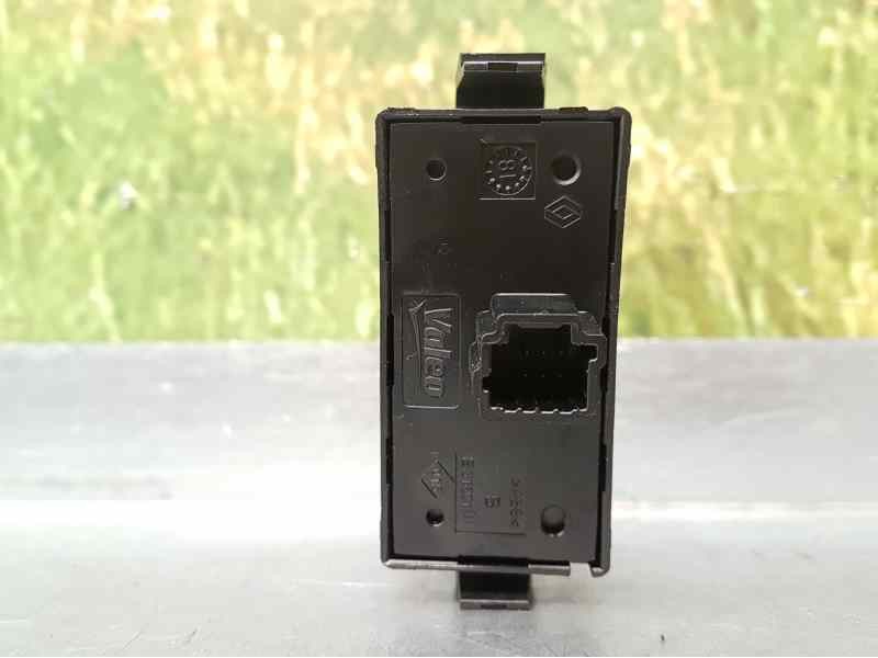 Recambio de warning para dacia sandero stepway referencia OEM IAM 252905668RB  