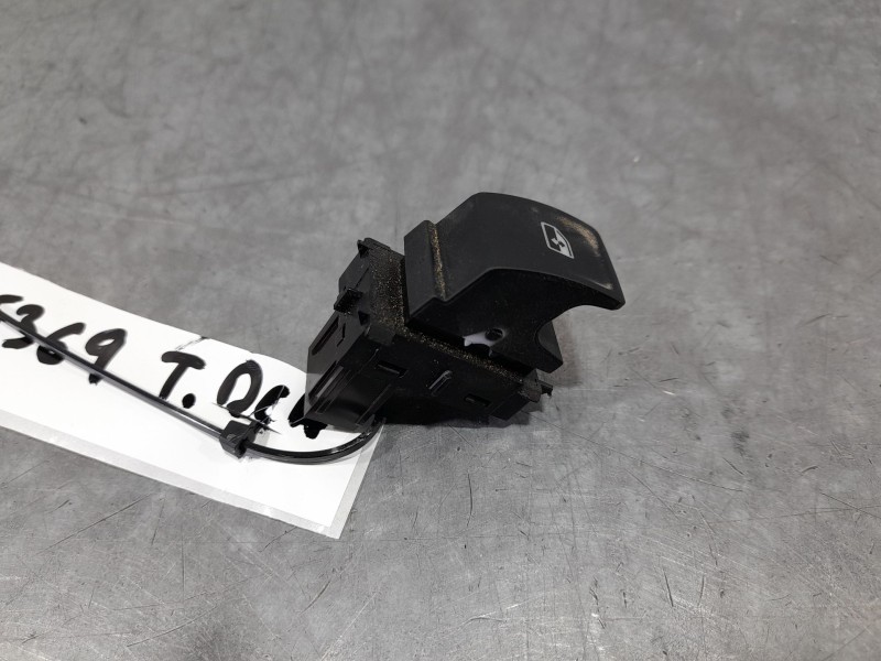 Recambio de mando elevalunas trasero derecho para seat arona fr referencia OEM IAM 5G0959855P  