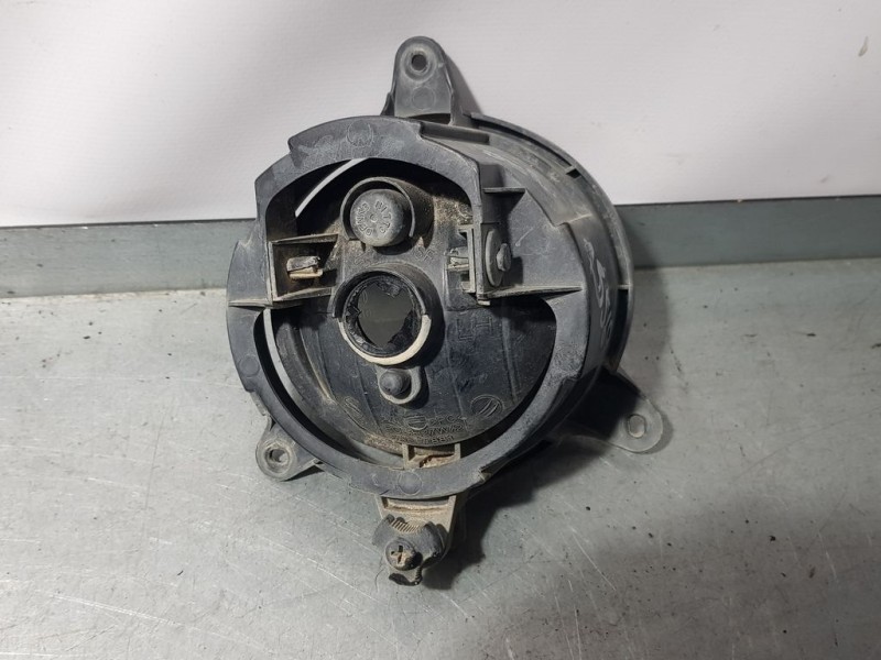 Recambio de faro antiniebla derecho para kia sorento 2.5 crdi ex referencia OEM IAM 922023E500  