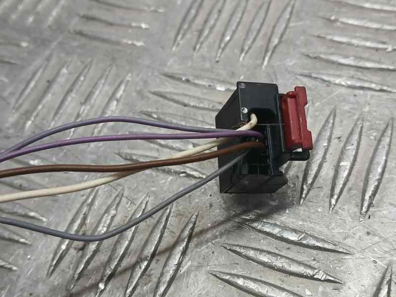 Recambio de retrovisor derecho para volkswagen caddy ocio trendline bmt referencia OEM IAM 2K5857508AP  ELECTRICO Y ROZADO