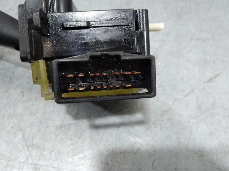 Recambio de mando luces y limpia para kia sorento 2.5 crdi ex referencia OEM IAM 934103E010  