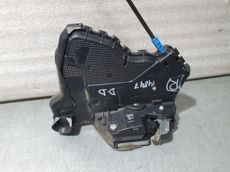 Recambio de cerradura puerta delantera derecha para toyota auris active referencia OEM IAM SIN REF  