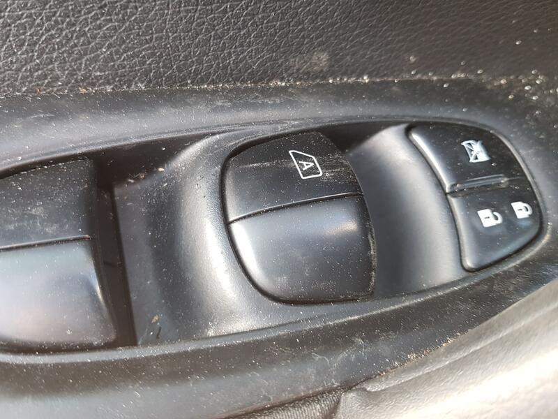 Recambio de mando elevalunas delantero izquierdo para nissan qashqai ii (j11, j11_) 1.5 dci referencia OEM IAM 25401HV02B  