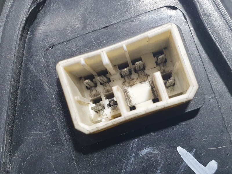 Recambio de retrovisor izquierdo para kia sorento 2.5 crdi ex referencia OEM IAM 876013E300  ELECTRICO 7 PINS ROZADO