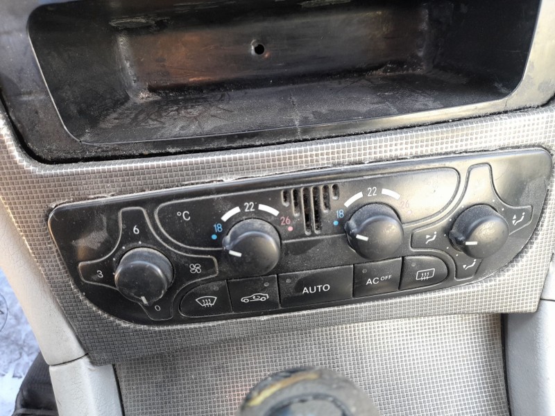 Recambio de mando climatizador para mercedes-benz clase c t-model (s203) c 220 cdi (203.206) referencia OEM IAM A2038303185  