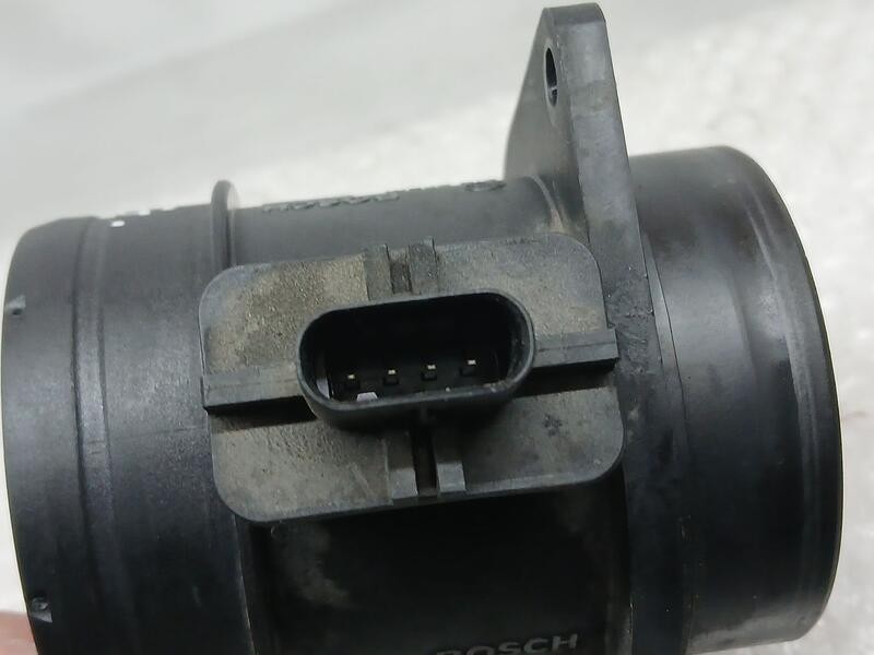 Recambio de caudalimetro para volkswagen polo (6r1) advance referencia OEM IAM 03P906461  0281006132