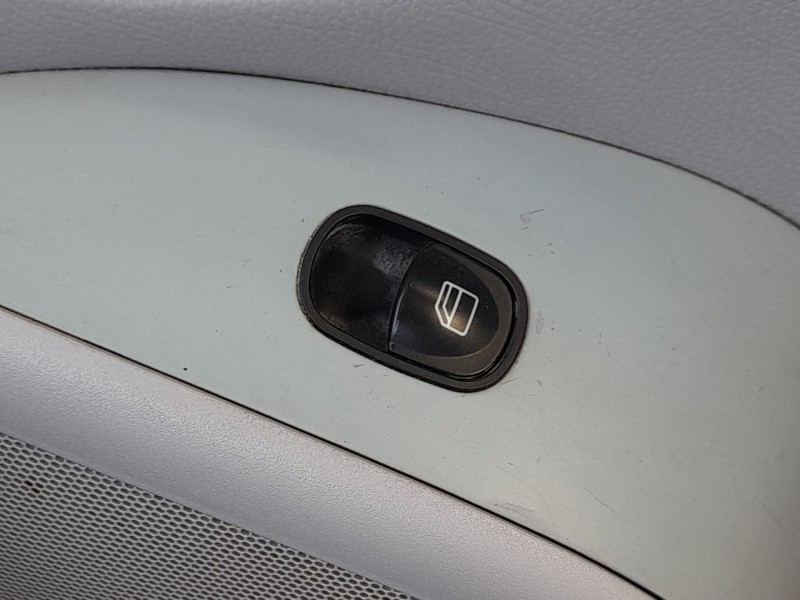 Recambio de mando elevalunas delantero derecho para mercedes-benz clase c t-model (s203) c 220 cdi (203.206) referencia OEM IAM 