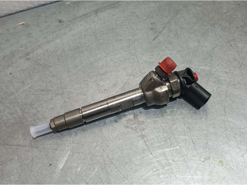 Recambio de inyector para bmw serie 1 lim. (f40) 2.0 16v turbodiesel referencia OEM IAM 8579234 0445110818 BOSCH