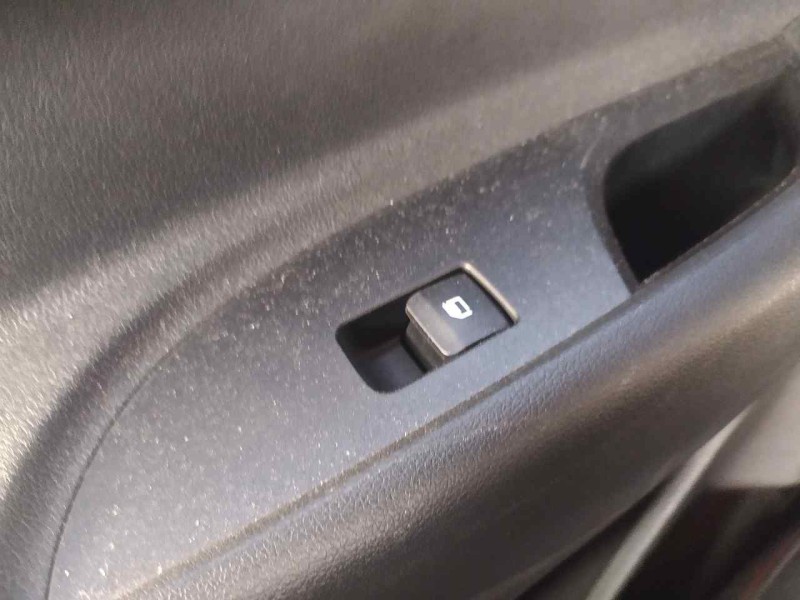 Recambio de mando elevalunas trasero derecho para hyundai i20 n line referencia OEM IAM 93581Q00004X  