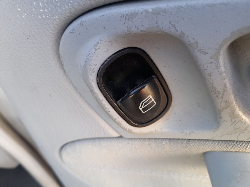 Recambio de mando elevalunas trasero derecho para mercedes-benz clase c t-model (s203) c 220 cdi (203.206) referencia OEM IAM   