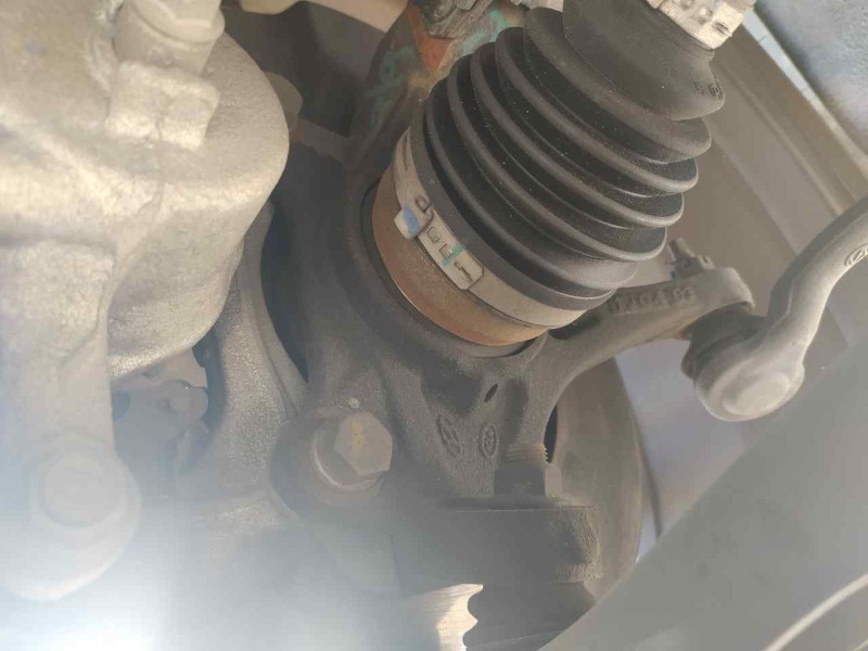 Recambio de mangueta delantera derecha para hyundai i20 n line referencia OEM IAM 51716Q0000  