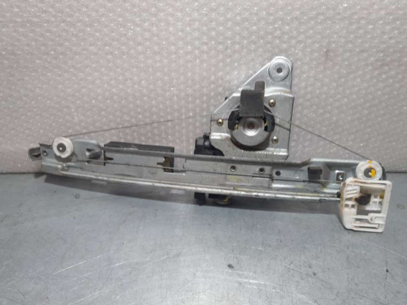 Recambio de elevalunas trasero izquierdo para renault megane ii classic berlina confort authentique referencia OEM IAM 820101092