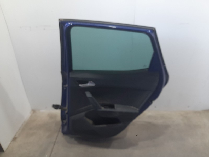 Recambio de puerta trasera derecha para seat arona fr referencia OEM IAM 6F9833052C ROZADA 