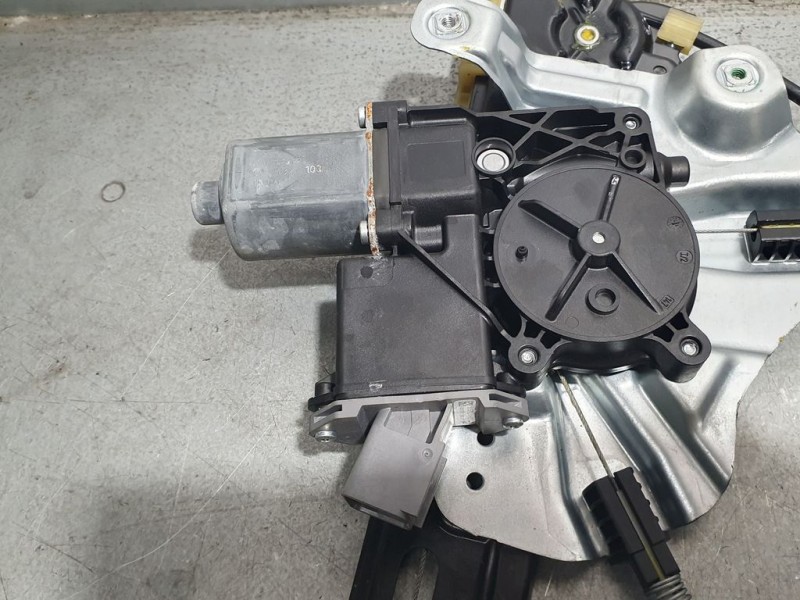 Recambio de elevalunas delantero derecho para opel astra j sports tourer sport referencia OEM IAM 13350759 912048106 BROSE ELECT