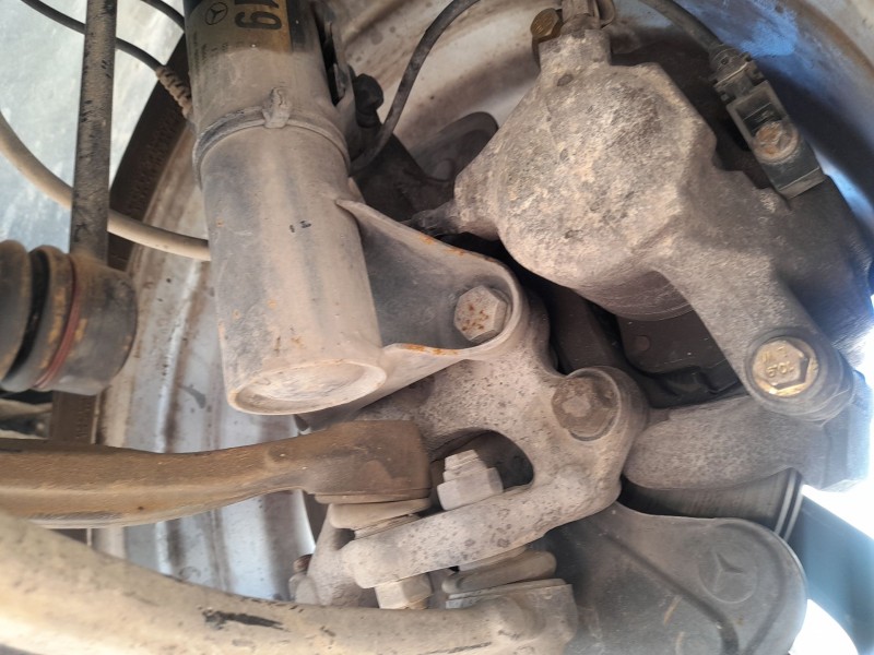 Recambio de mangueta delantera derecha para mercedes-benz clase c t-model (s203) c 220 cdi (203.206) referencia OEM IAM   