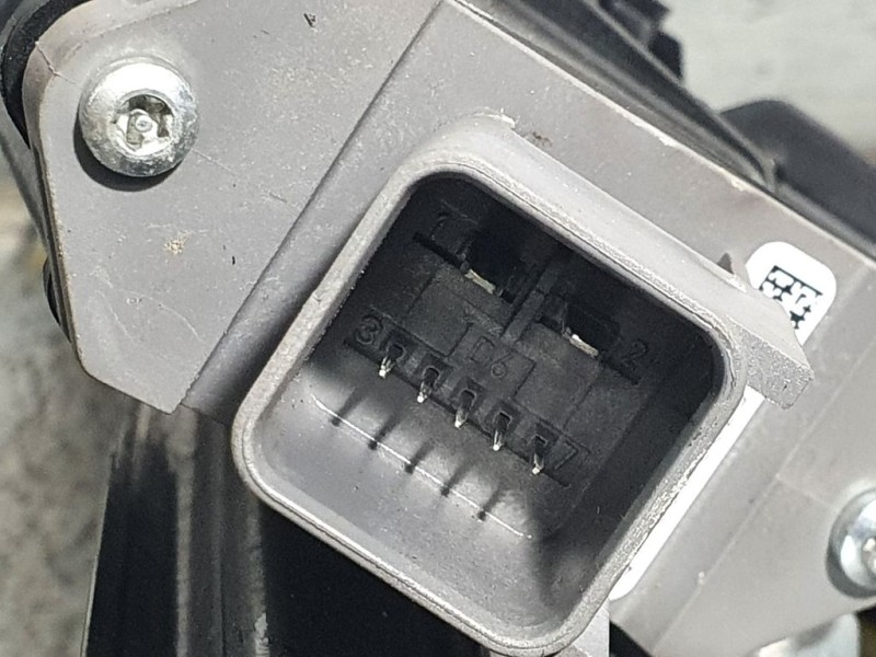 Recambio de elevalunas delantero derecho para opel astra j sports tourer sport referencia OEM IAM 13350759 912048106 BROSE ELECT