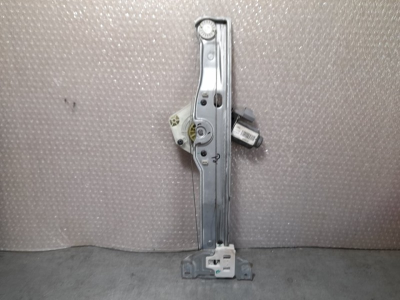 Recambio de elevalunas delantero derecho para ford ka+ ultimate referencia OEM IAM E3B5A23200  ELECTRICO