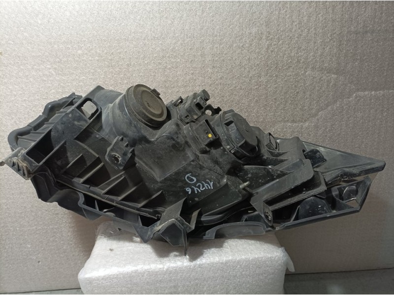 Recambio de faro derecho para renault megane ii classic berlina confort authentique referencia OEM IAM 260108053R  PATAS ROTAS