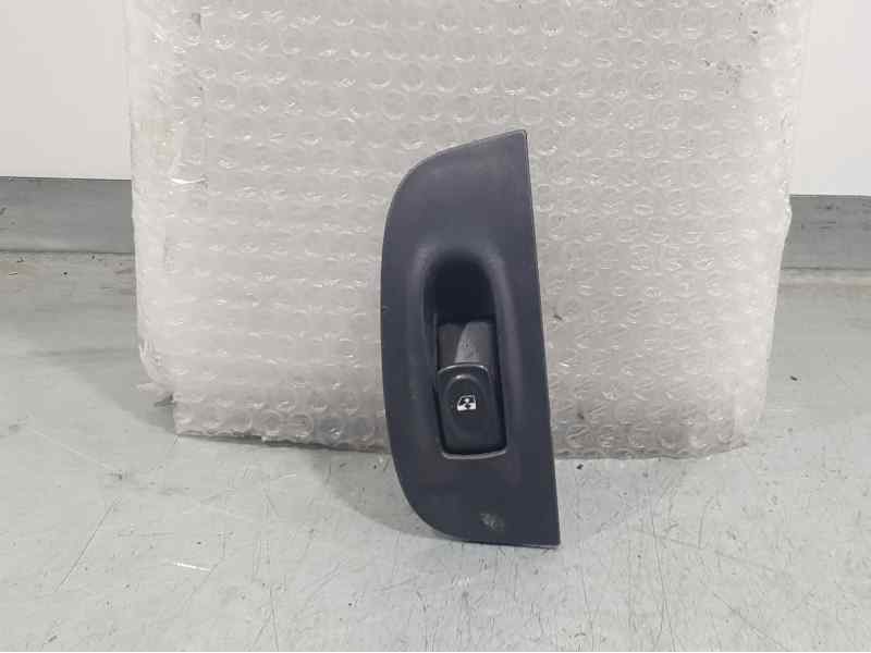Recambio de mando elevalunas delantero derecho para renault megane i fase 2 berlina (ba0) 1.9 dti century referencia OEM IAM 820