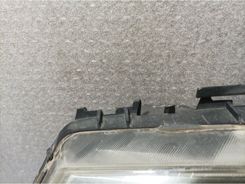 Recambio de faro izquierdo para renault megane ii classic berlina confort authentique referencia OEM IAM 260604235R  PATAS ROTAS