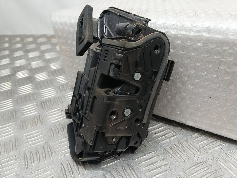 Recambio de cerradura puerta delantera derecha para seat arona style edition referencia OEM IAM 5TB837016A  