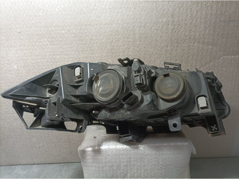 Recambio de faro izquierdo para renault megane ii classic berlina confort authentique referencia OEM IAM 260604235R  PATAS ROTAS