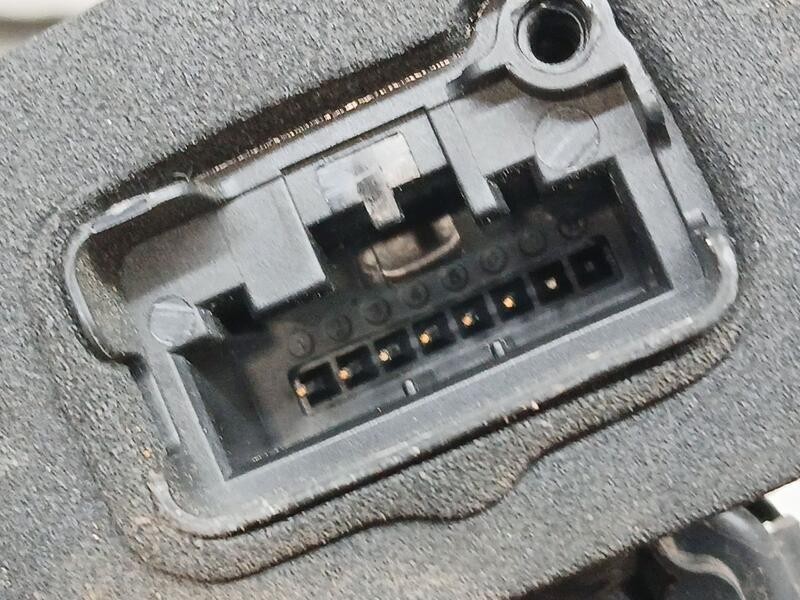 Recambio de cerradura puerta delantera derecha para seat arona style edition referencia OEM IAM 5TB837016A  