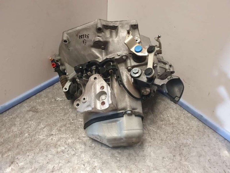 Recambio de caja cambios para citroën c3 feel referencia OEM IAM 20A704 1558852 5VELOCIDADES
