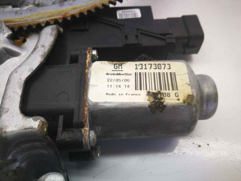 Recambio de elevalunas delantero izquierdo para opel corsa c cosmo referencia OEM IAM 13173073  
