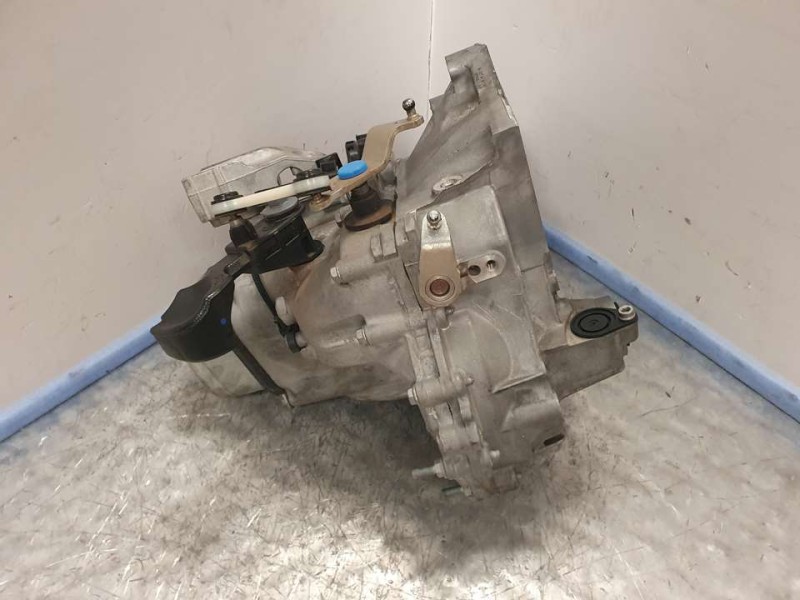 Recambio de caja cambios para citroën c3 feel referencia OEM IAM 20A704 1558852 5VELOCIDADES