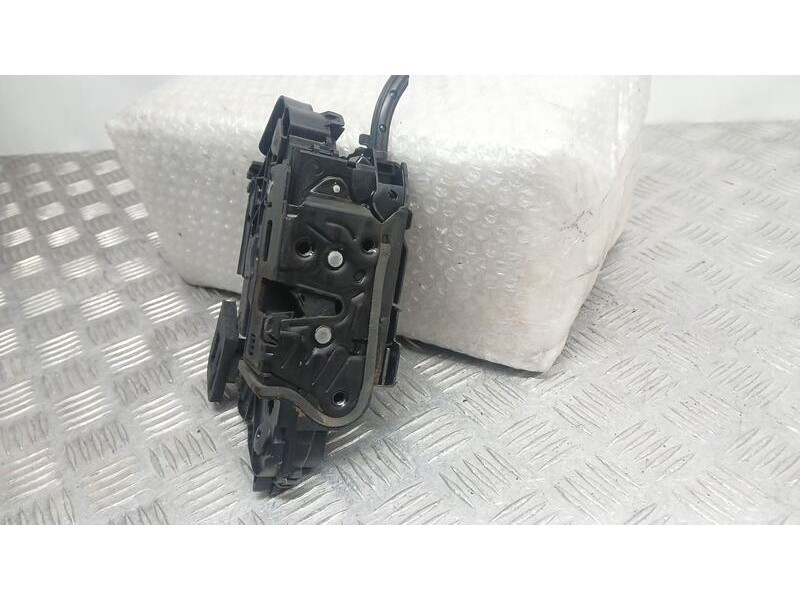 Recambio de cerradura puerta delantera izquierda para seat arona style edition referencia OEM IAM 5TB837015A ELECTRICA 