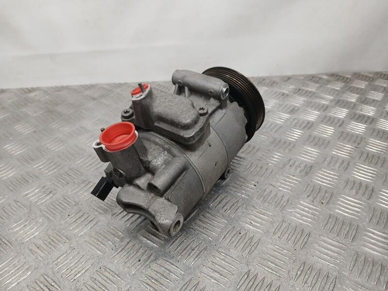 Recambio de compresor aire acondicionado para volkswagen polo (6r1) advance referencia OEM IAM 5N0820802E  01140562
