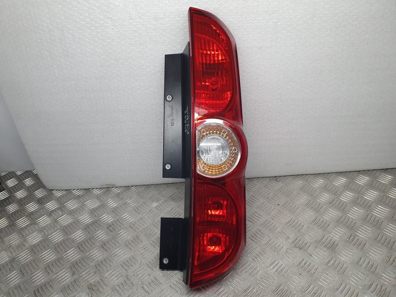 Recambio de piloto trasero derecho para opel combo d cargo l2h1 2,4t referencia OEM IAM 519248430 2057099900010 