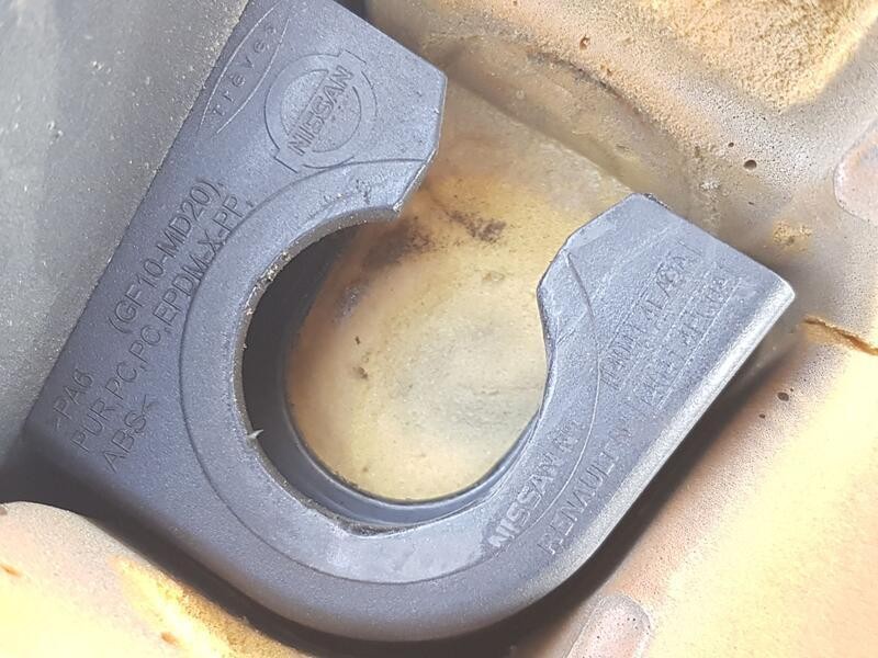 Recambio de tapa motor para nissan qashqai ii (j11, j11_) 1.5 dci referencia OEM IAM 140414EA1A  