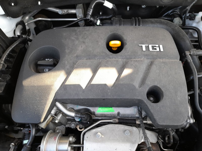 Recambio de tapa motor para mg zs suv (azs1) 1.0 t-gdi referencia OEM IAM 30075641  