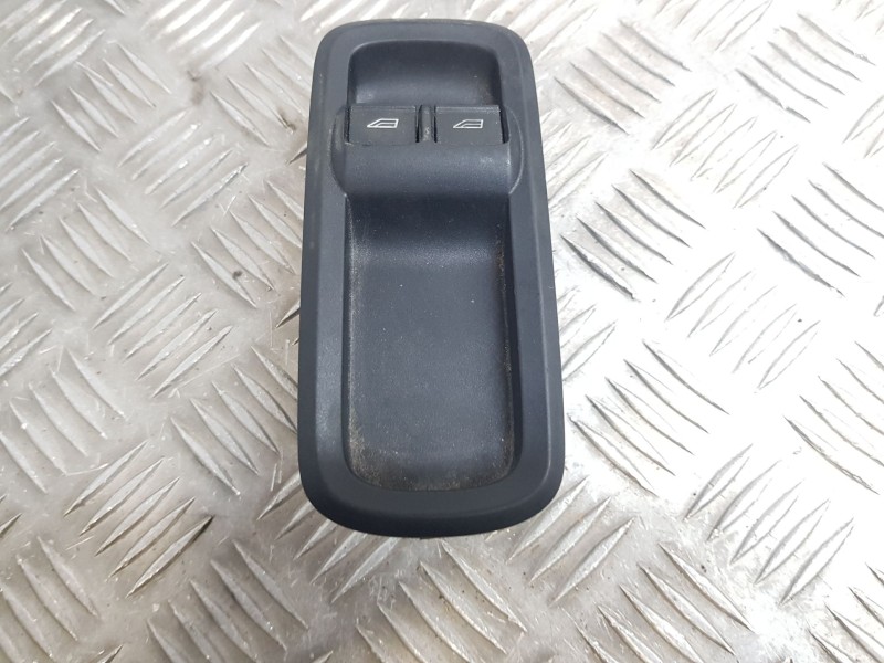 Recambio de mando elevalunas delantero izquierdo para ford fiesta vi (cb1, ccn) 1.4 tdci referencia OEM IAM 8A6T14A132AC  