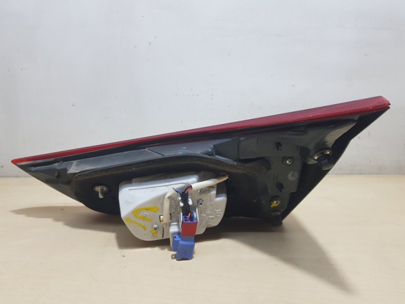 Recambio de piloto trasero izquierdo para toyota auris active referencia OEM IAM 8156102A61  INTERIOR