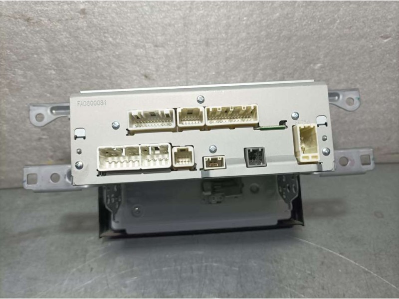 Recambio de sistema navegacion gps para toyota auris active referencia OEM IAM 8614002360 CVVS75F0AE ROZADO