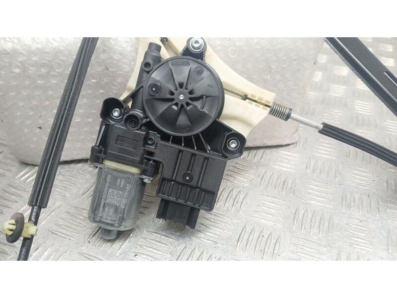 Recambio de elevalunas delantero izquierdo para seat arona style edition referencia OEM IAM 6F9837461A ELECTRICO 24 PINS 