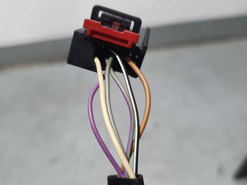 Recambio de retrovisor derecho para volkswagen touran (1t2) highline referencia OEM IAM 1T1857508L  ELECTRICO 6 CABLES