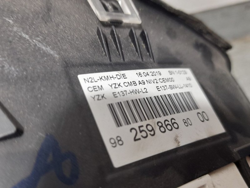 Recambio de cuadro instrumentos para peugeot 2008 (--.2013) signature 1.5 hdi 100 cv referencia OEM IAM 9825986680  