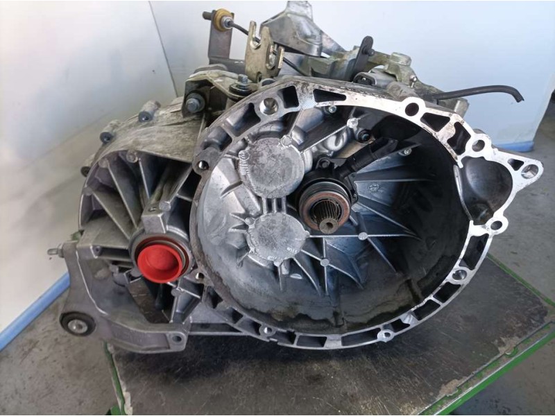 Recambio de caja cambios para ford kuga (cbv) titanium referencia OEM IAM AV4R7002AB 040510 6VELOCIDADES