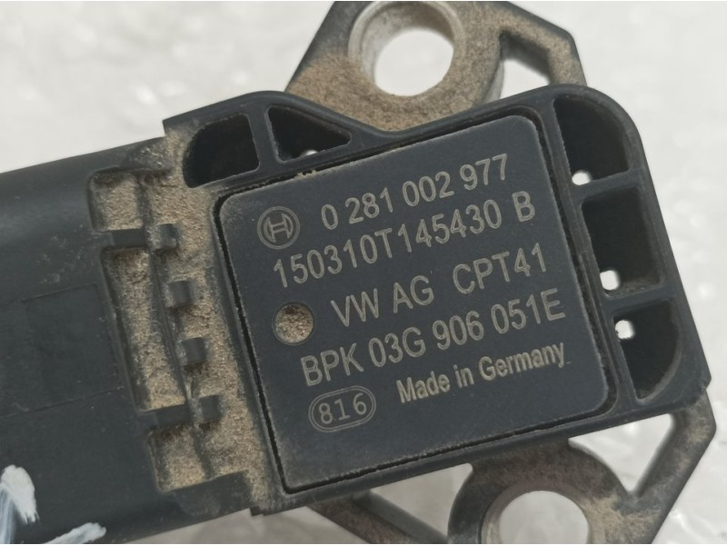 Recambio de sensor para volkswagen polo (6c1) advance bluemotion referencia OEM IAM 03G906051E 0281002977 BOSCH