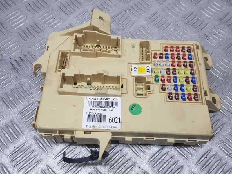 Recambio de caja reles / fusibles para hyundai i30 (gd) trend referencia OEM IAM 91950A6021  