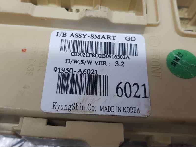 Recambio de caja reles / fusibles para hyundai i30 (gd) trend referencia OEM IAM 91950A6021  