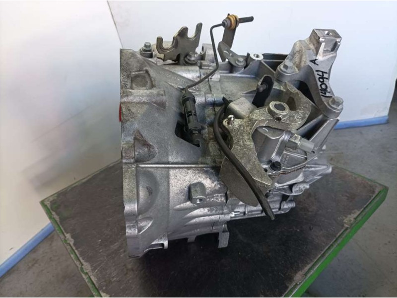 Recambio de caja cambios para ford kuga (cbv) titanium referencia OEM IAM AV4R7002AB 040510 6VELOCIDADES