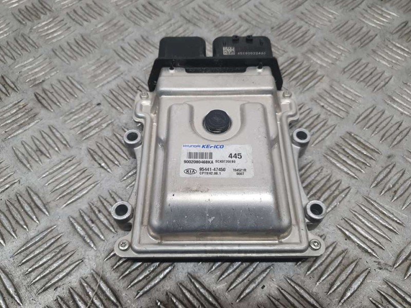 Recambio de centralita para kia stinger (ck) gt-line 2wd referencia OEM IAM 9544147450 9002080468KA 