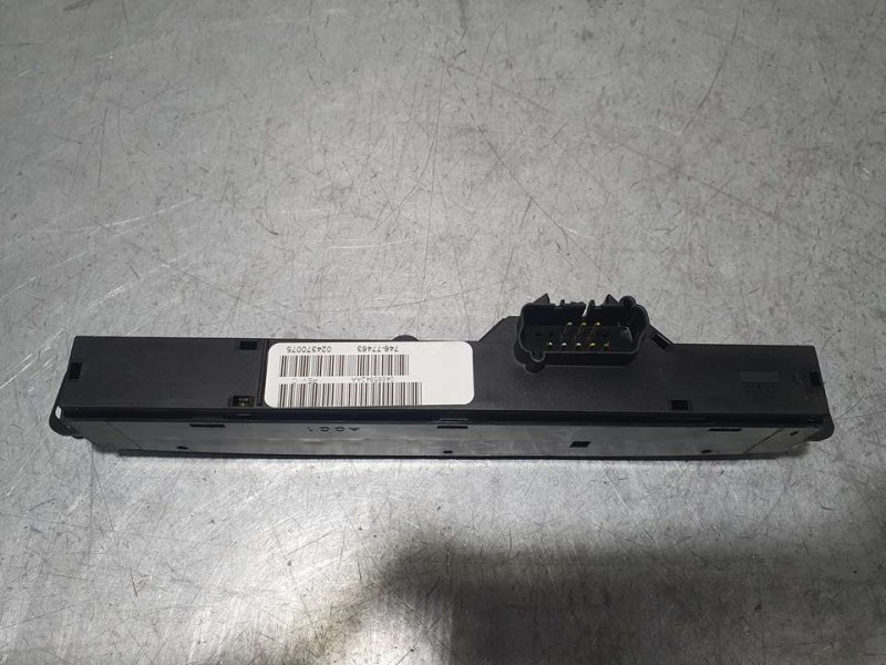 Recambio de mando multifuncion para chrysler voyager (rg) 2.5 crd executive referencia OEM IAM 04685842AA 74677463 WARNING