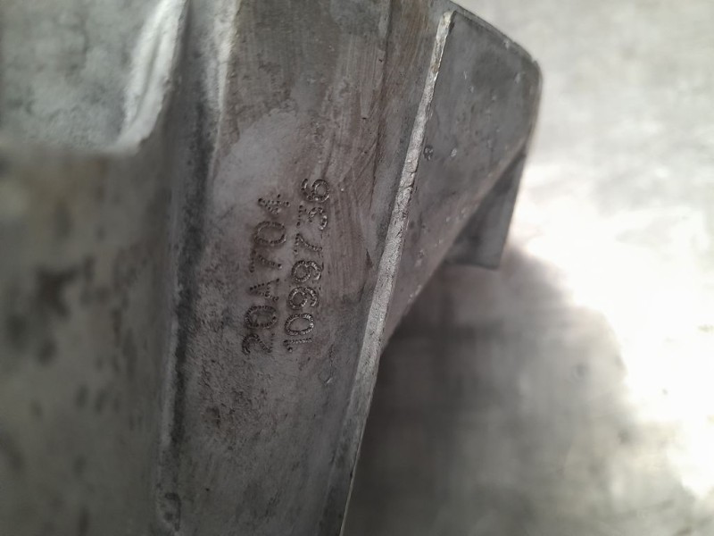 Recambio de caja cambios para peugeot 208 access referencia OEM IAM 20A704 1099736 5VELOCIDADES